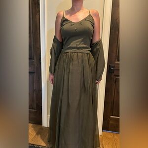 Laundry by Shelli Segal formal wear: maxi skirt and sweater set